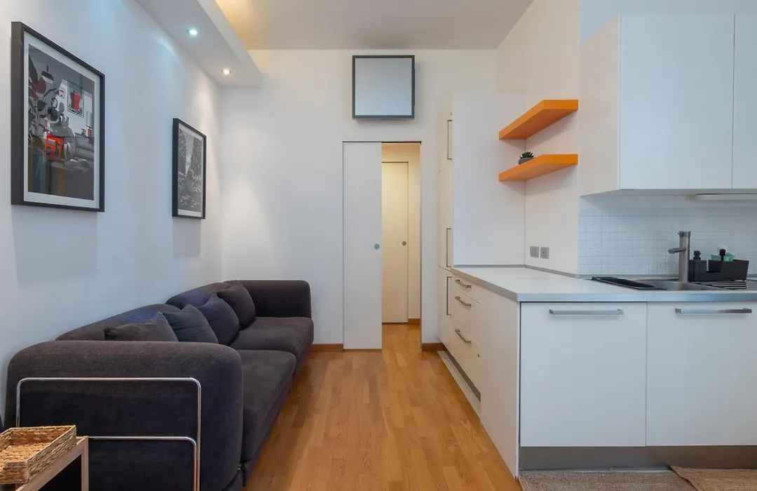 Contemporary Appartament in Vibrant Isola-1