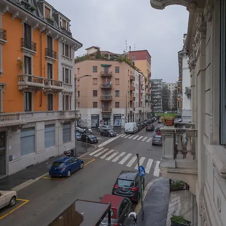 Contemporary Appartament in Vibrant Isola-2